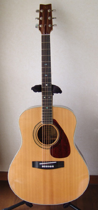 YAMAHA FG-700